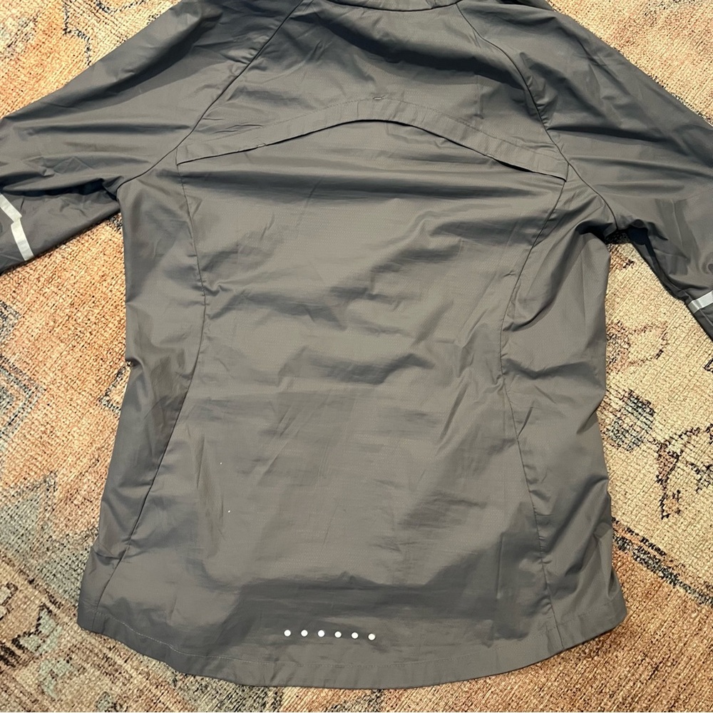 Light Grey Nike Shell - Picture 5 of 5